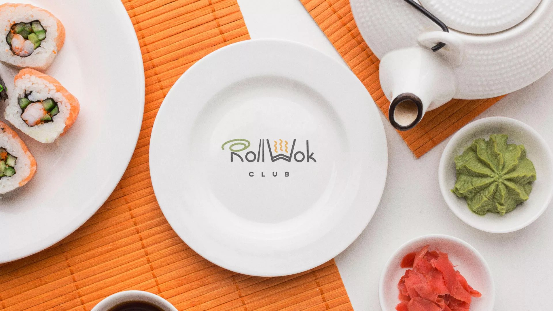 Разработка логотипа и фирменного стиля суши-бара «Roll Wok Club» в Бородино